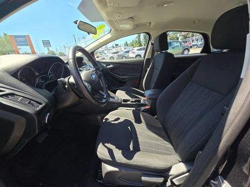 Used 2015 Ford Focus SE w/ SE Sport Package FWD image 21