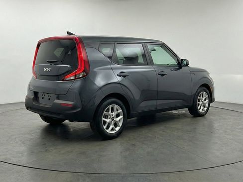 Used 2025 Kia Soul LX w/ LX Technology Package FWD image 9