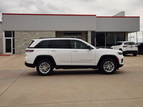 New 2026 Jeep Grand Cherokee Laredo X AWD/4WD image 7