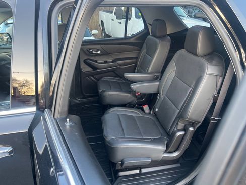 Used 2019 Chevrolet Traverse Premier w/ LPO, Blackout Package AWD/4WD image 16