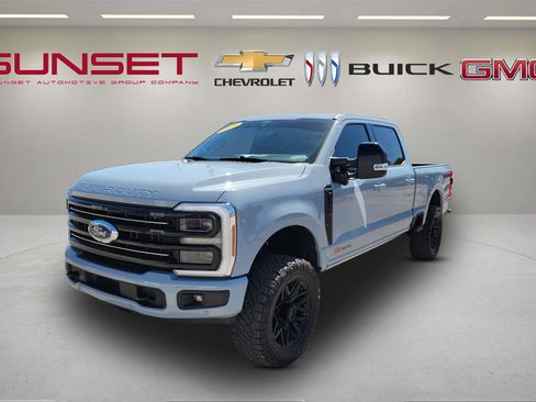Used 2025 Ford F250 Platinum AWD/4WD image 8