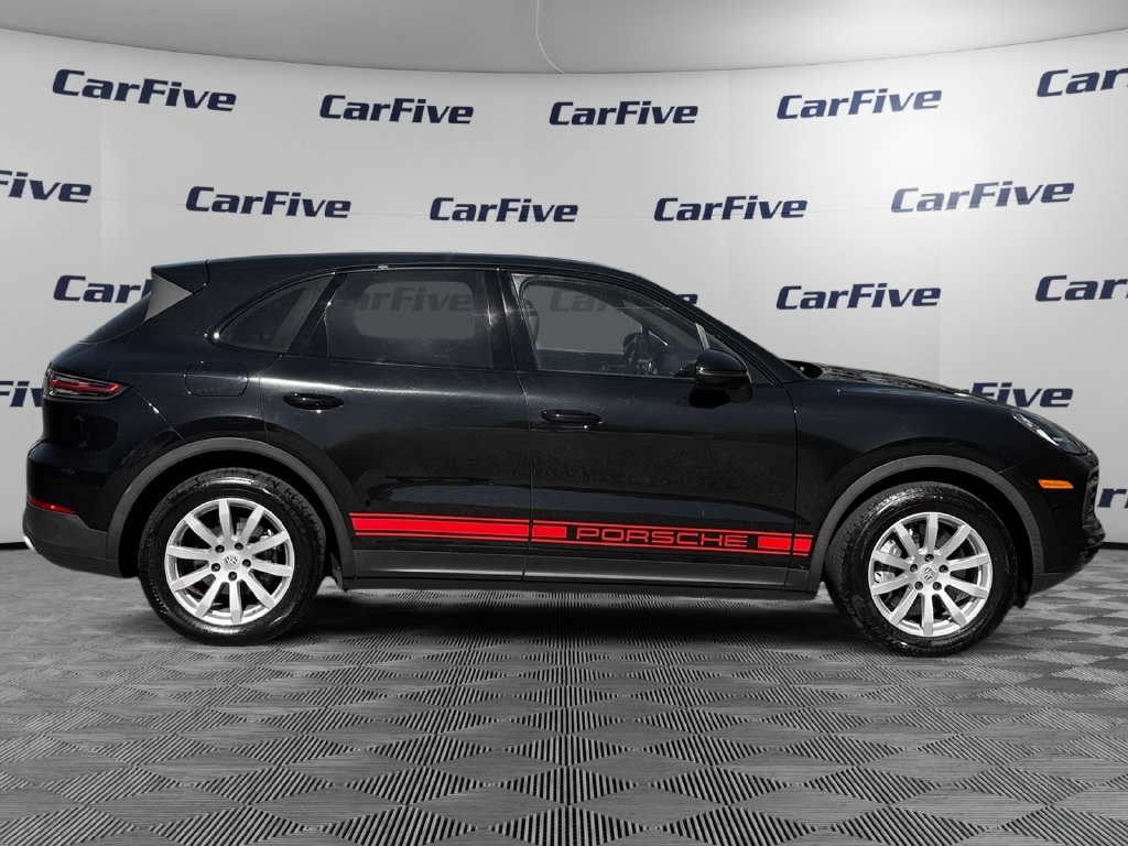Used 2022 Porsche Cayenne w/ Premium Package AWD/4WD image 7