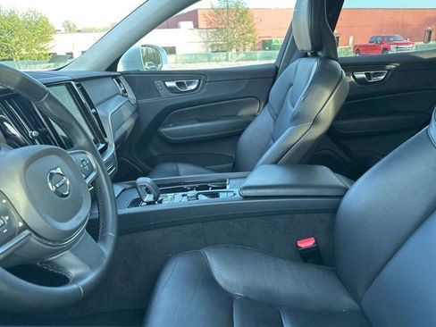 Used 2023 Volvo XC60 B5 Core w/ Protection Package AWD/4WD image 7