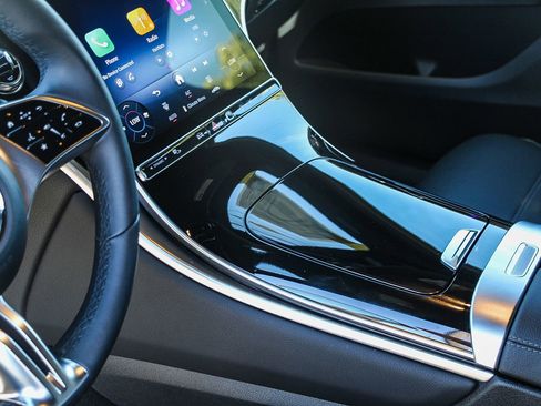 Certified 2026 Mercedes-Benz GLC 300 image 21