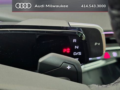 New 2026 Audi Q3 quattro 2.0T AWD/4WD image 36