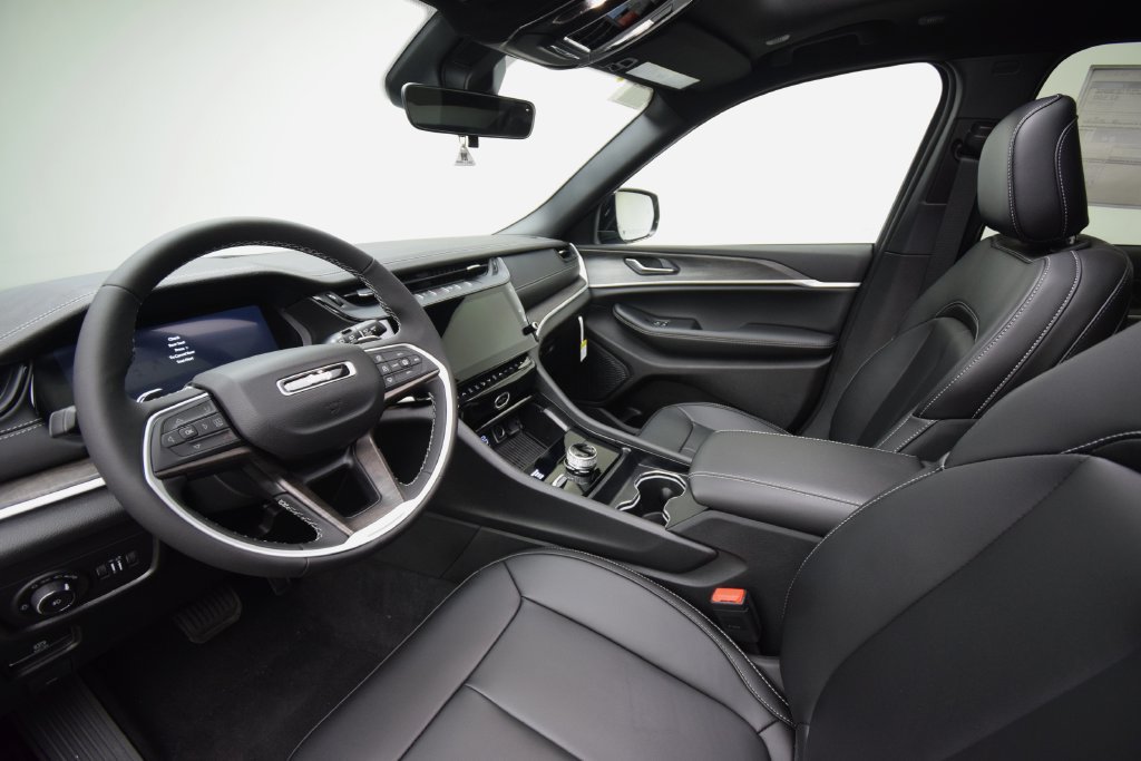 New 2027 Jeep Grand Cherokee Limited AWD/4WD image 34