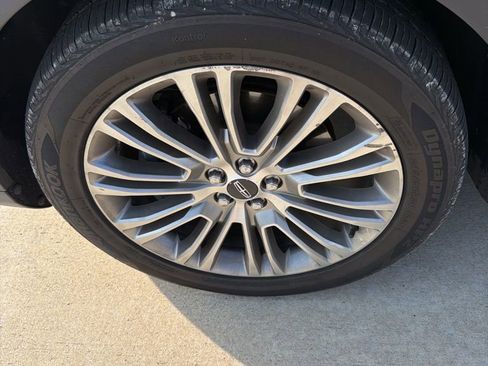 Used 2017 Lincoln MKX Reserve w/ Lincoln MKX Climate Package image 16