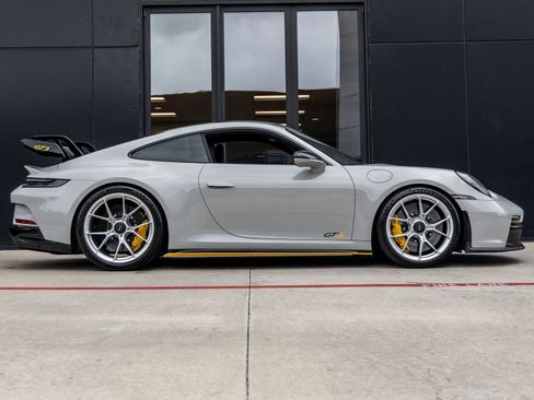 Certified 2022 Porsche 911 GT3 RWD image 12