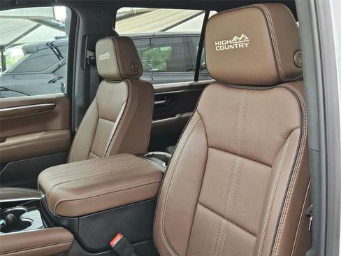Used 2026 Chevrolet Tahoe High Country RWD image 10