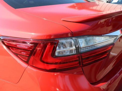 Used 2016 Lexus ES 350 w/ Luxury Package w/Wood Trim FWD image 11