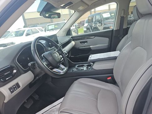 Used 2024 Honda Pilot Elite image 15