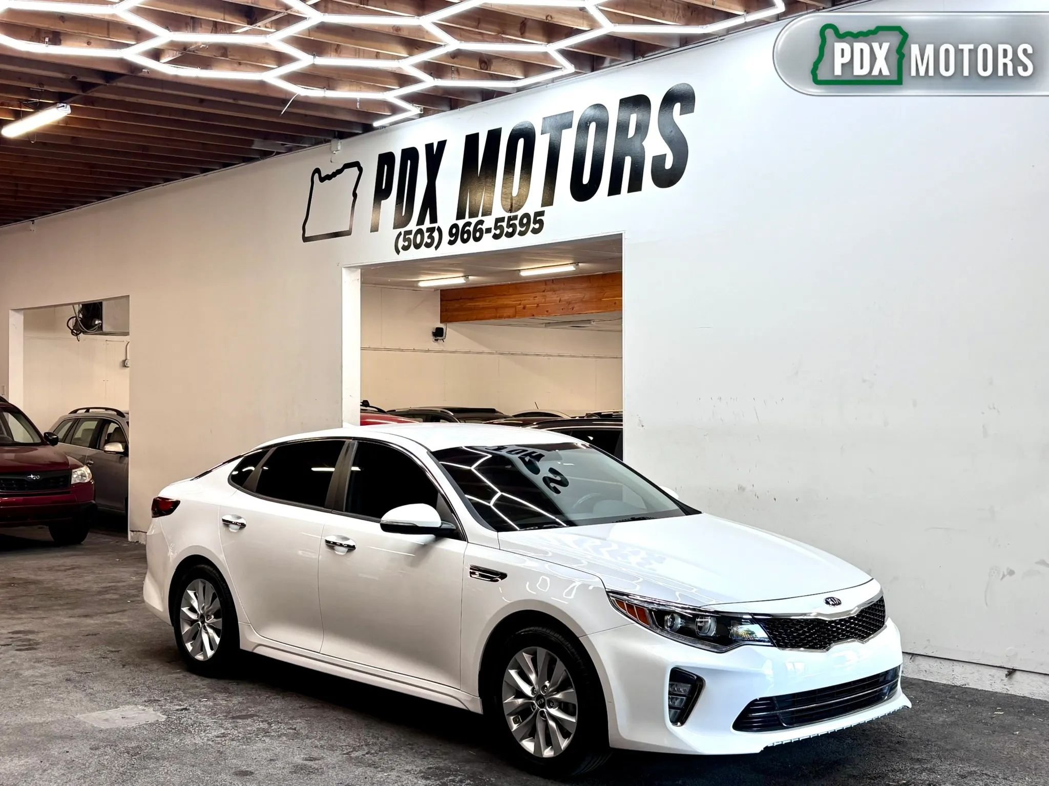 Used 2018 Kia Optima S FWD image 1