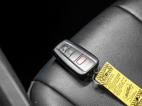 Used 2022 Toyota Camry SE w/ Convenience Package FWD image 26