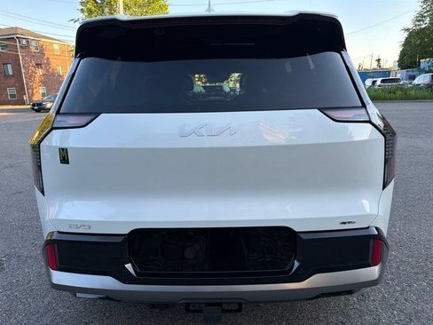 Certified 2024 Kia EV9 GT-Line AWD/4WD image 5