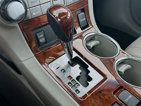 Used 2012 Toyota Highlander Limited w/ Tow Pkg image 24