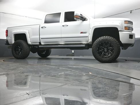 Used 2019 Chevrolet Silverado 2500 LTZ w/ Duramax Plus Package image 30