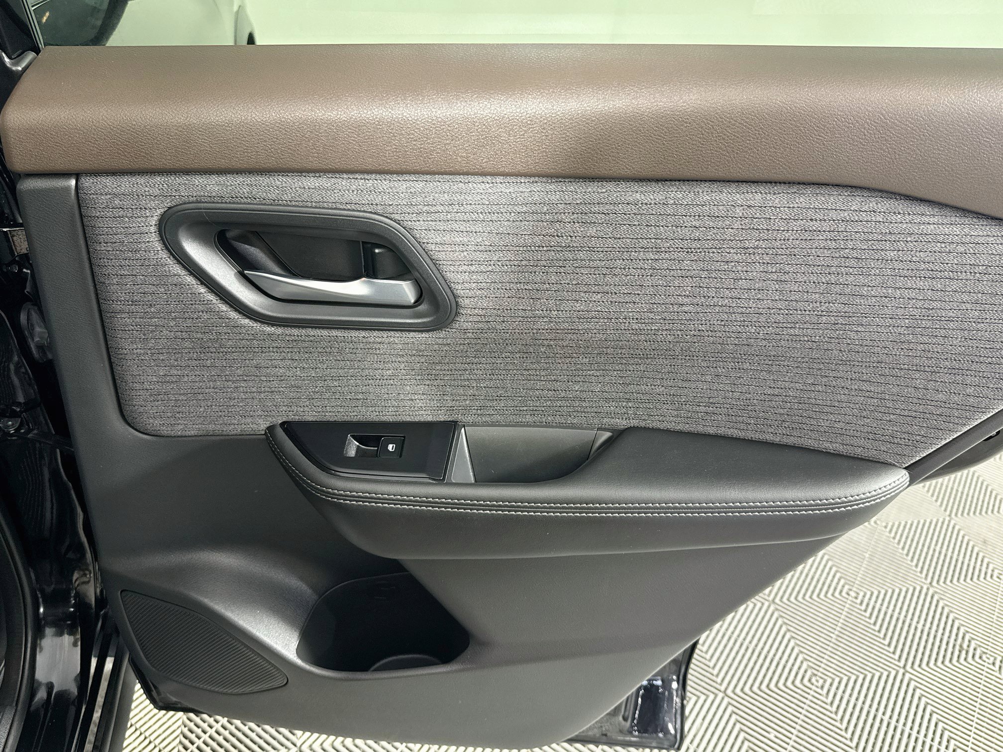 Used 2021 Nissan Rogue SV FWD image 45