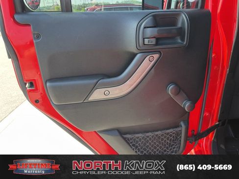Used 2017 Jeep Wrangler Unlimited Sport w/ Connectivity Group AWD/4WD image 12