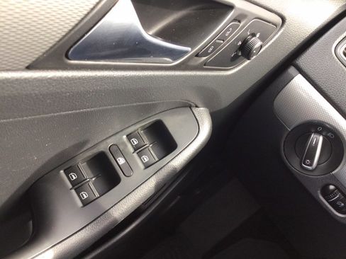 Used 2015 Volkswagen Jetta SE FWD image 36