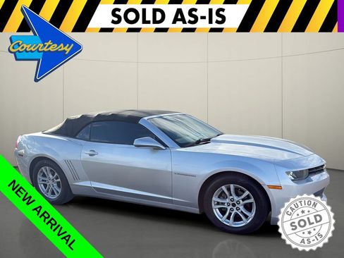 Used 2015 Chevrolet Camaro LT RWD image 1