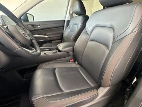 Certified 2024 Nissan Pathfinder SL w/ Black Appearance Package AWD/4WD image 20