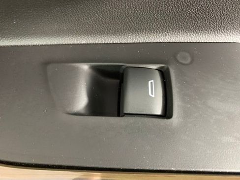 Used 2023 GMC Acadia SLE w/ Driver Convenience Package image 35