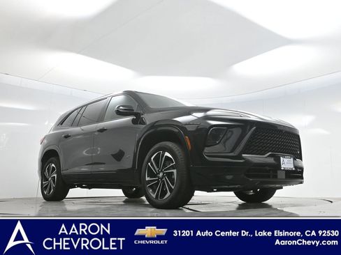 Used 2025 Buick Enclave Sport Touring FWD image 2