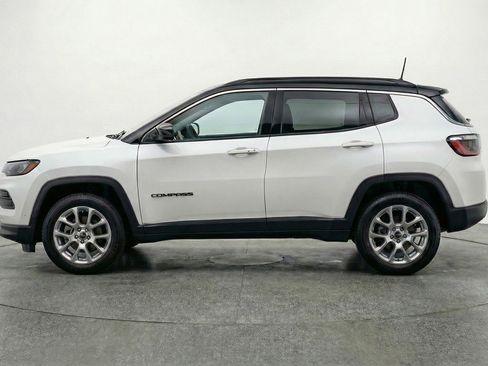 Used 2025 Jeep Compass Limited AWD/4WD image 5