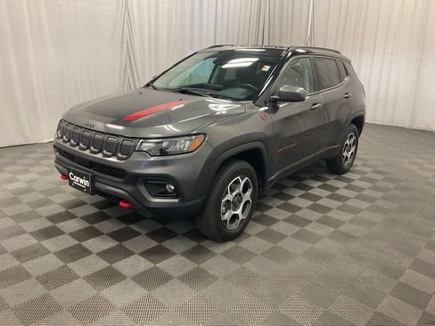 Used 2022 Jeep Compass Trailhawk w/ Trailhawk Convenience Group AWD/4WD image 9