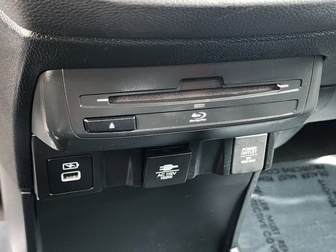 Used 2023 Honda Odyssey Touring image 25