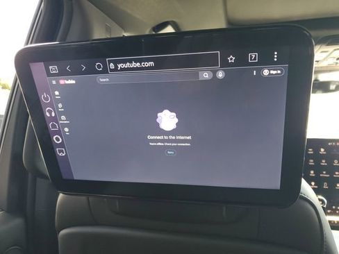 Used 2025 GMC Yukon XL AT4 Ultimate w/ LPO, Floor Liner Package AWD/4WD image 26