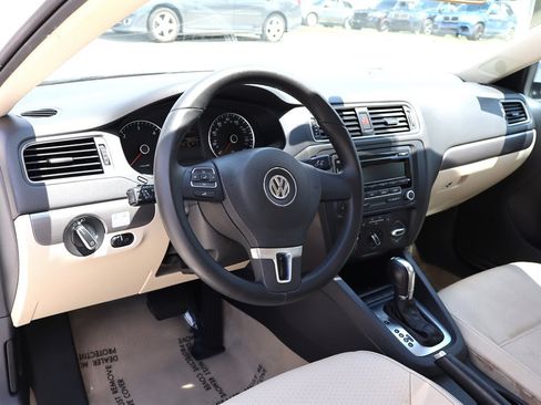 Used 2013 Volkswagen Jetta TDI FWD image 15