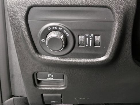 Used 2023 Jeep Grand Cherokee Altitude image 20