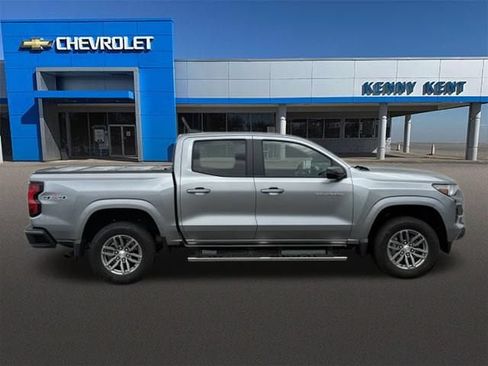 Used 2024 Chevrolet Colorado LT w/ LT Convenience Package II AWD/4WD image 3