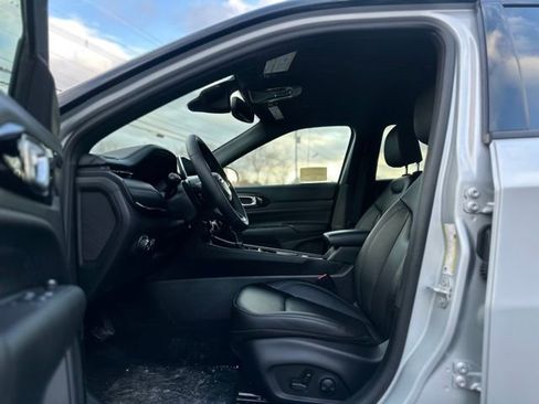 New 2026 Jeep Compass Limited AWD/4WD image 11