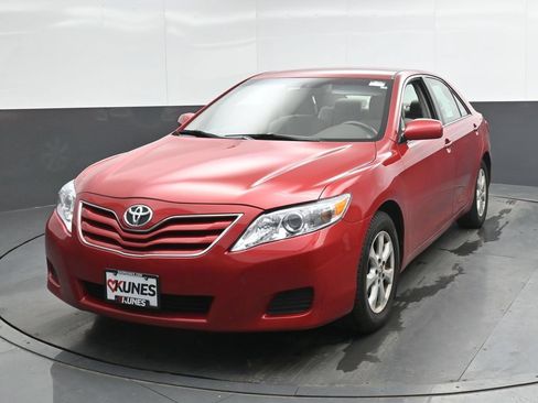 Used 2010 Toyota Camry FWD image 5
