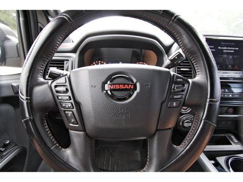 Used 2020 Nissan Titan PRO-4X w/ Pro-4x Convenience Package AWD/4WD image 14