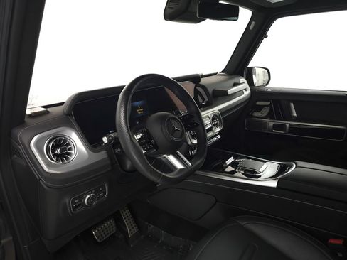Used 2025 Mercedes-Benz G 580 w/ Seat Comfort Package image 9