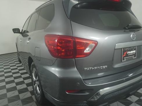 Used 2019 Nissan Pathfinder FWD image 11