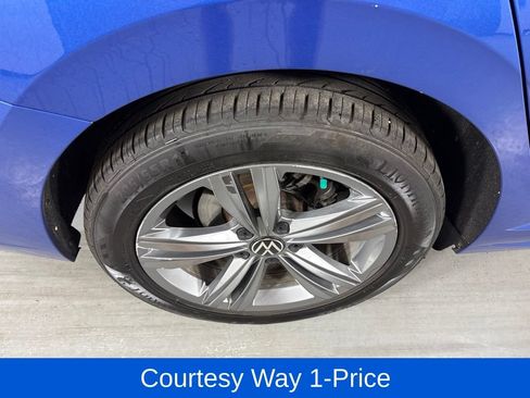 Used 2024 Volkswagen Jetta SE FWD image 12