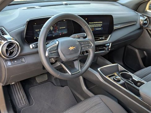 New 2026 Chevrolet Equinox LT image 9