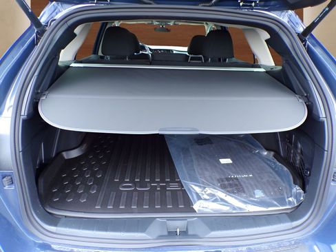 Certified 2025 Subaru Outback Premium AWD/4WD image 15