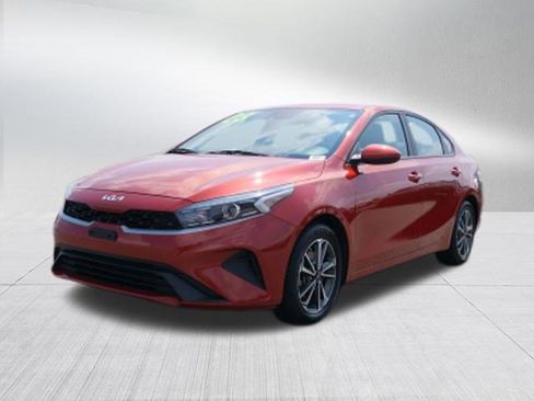 Used 2023 Kia Forte LXS image 7