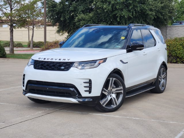 Used 2024 Land Rover Discovery Dynamic SE AWD/4WD image 1