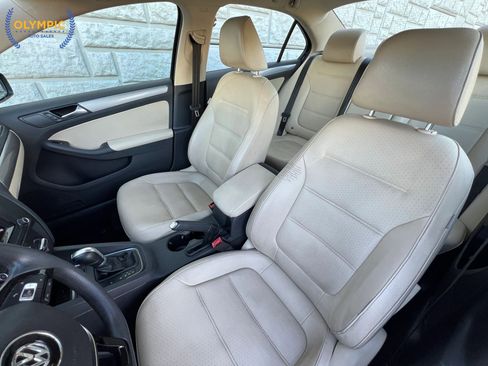 Used 2018 Volkswagen Jetta Wolfsburg Edition image 41