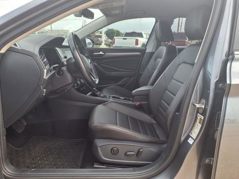 Used 2024 Volkswagen Jetta SE FWD image 24