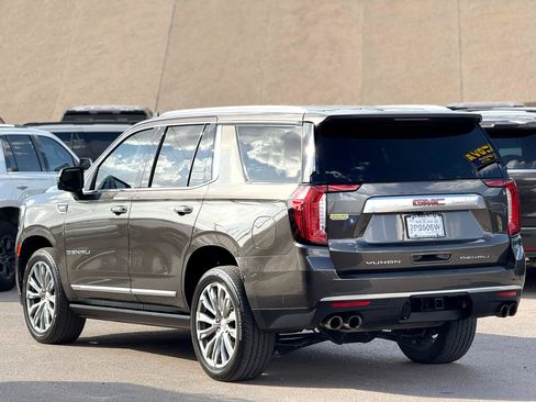 Used 2021 GMC Yukon Denali w/ Denali Premium Package image 6