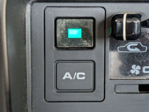 Used 1997 Nissan Pickup 2WD King Cab image 22