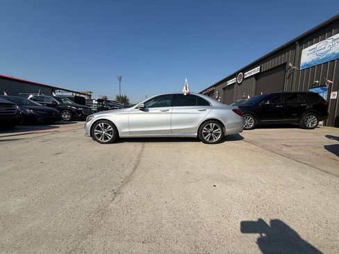 Used 2017 Mercedes-Benz C 300 Sedan image 4