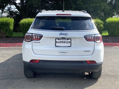 Used 2022 Jeep Compass Latitude FWD image 5